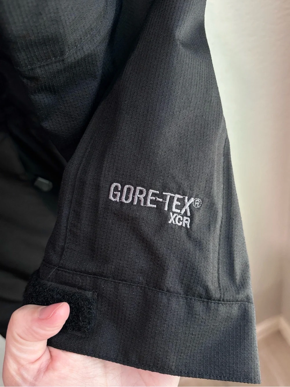 Men’s North Face Summit Series Gore-Tex XCR Waterproof Shell Jacket Black